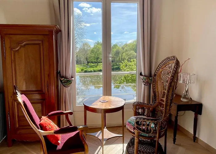 Le Moulin De Bury, Maison De Campagne Au Bord De La Riviere A 13 Kms Au Sud De Rennes